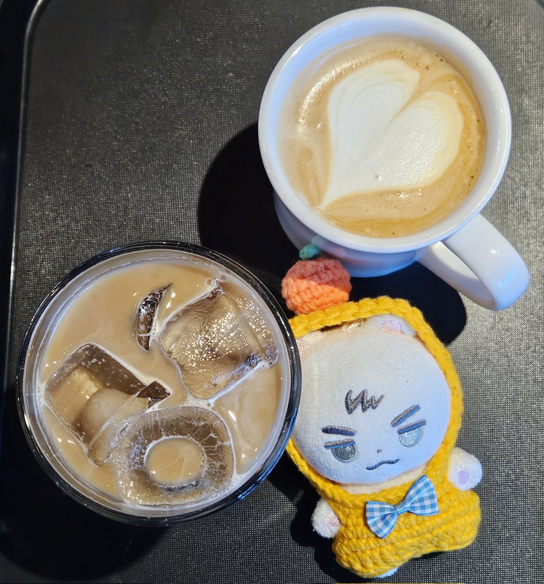 #데일리맵톨
오랜만의 맵톨 외출..
등산 다녀오고 카페에서 뻗다