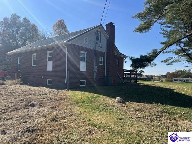 closing_ky's tweet photo. New Listing Price: $1,800
3698 Tanner Road, Hodgenville, KY 42748 is a fantastic property with 2 bedrooms and 1.0 bathrooms.
See more here: https://t.co/jvscDTMm6o https://t.co/ygH08G8D2R
