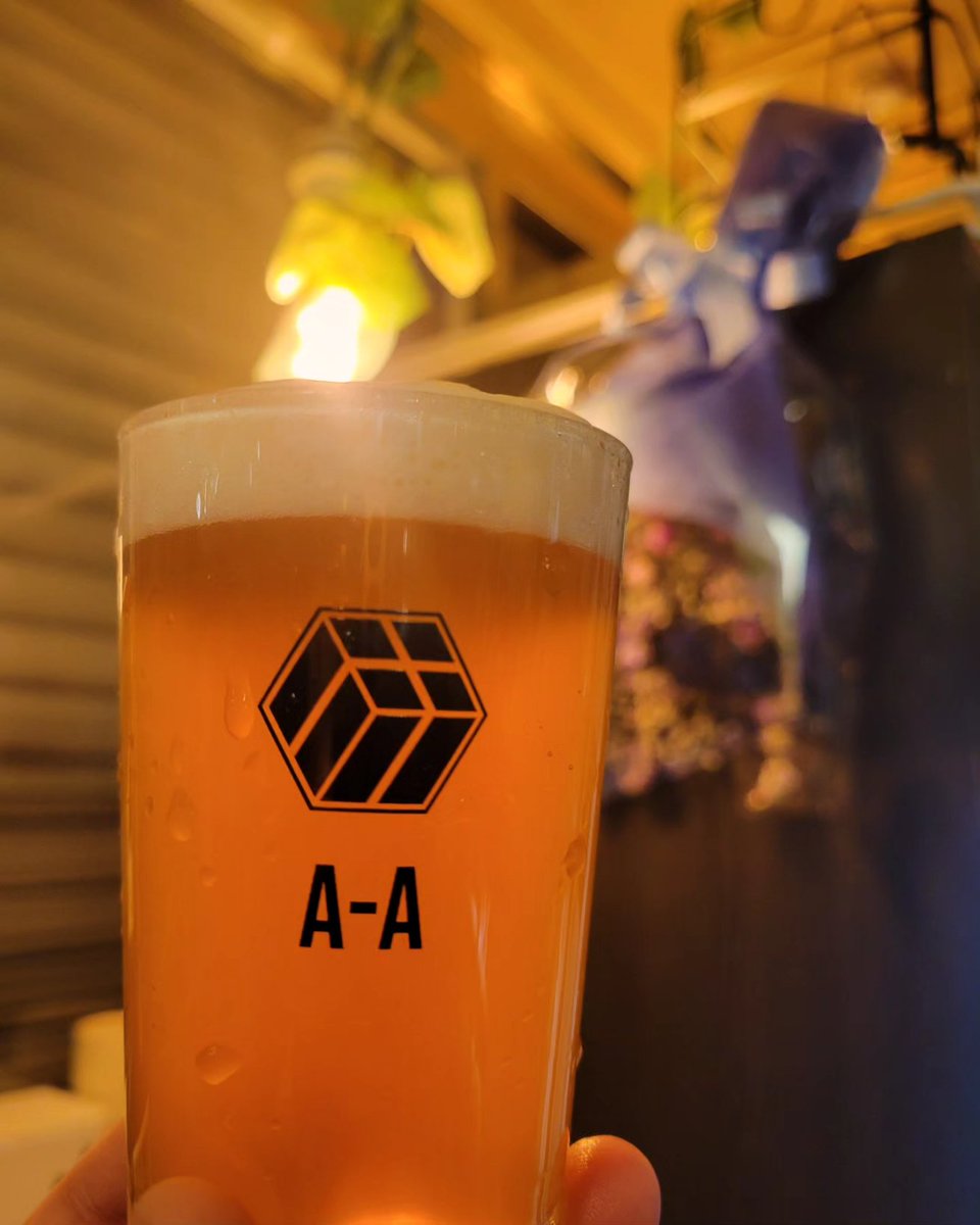 arca_archa's tweet photo. 2/8(土)🍻
今日も夜は寒くなりそうですが天気が良くて最高の土曜日ですね☀️
昨日は方方で交通網が止まったりと災難な一日でしたが今日は晴れやかにお出かけを楽しめそう🎶
店内で流している映画本日第一本目は「マイ・インターン」🎥
晴れ間で輝く外の様子を眺めながらゆったり昼飲みといきませんか🫶 https://t.co/6phlpxfntq