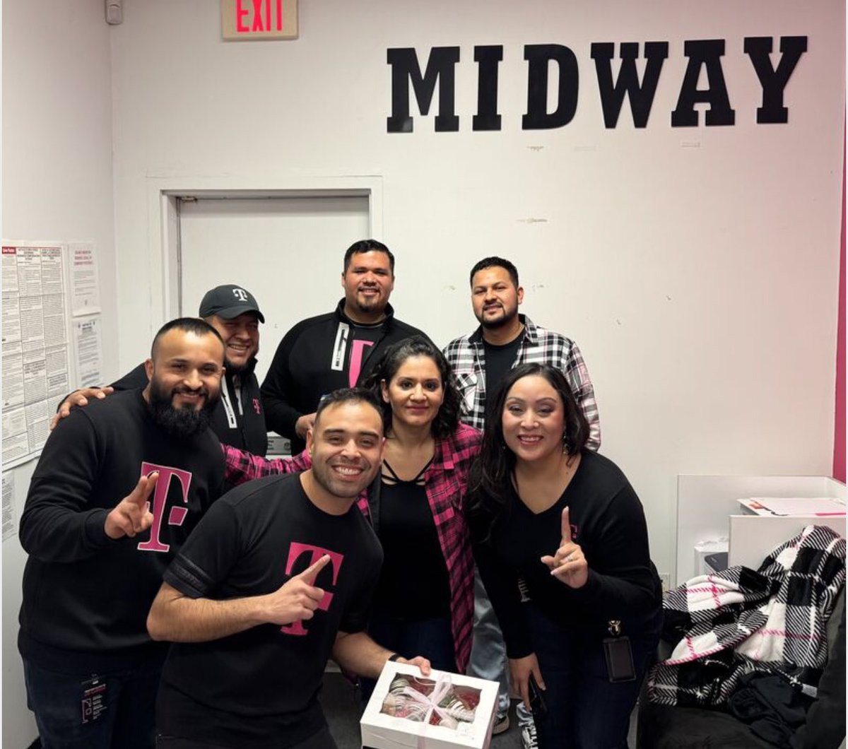 Amazing visit today! A big thank you to the TFB AE team for always supporting us  <a href="/DavidR_NTX/">David Rivera</a>  Create Happy Customers! #TFB