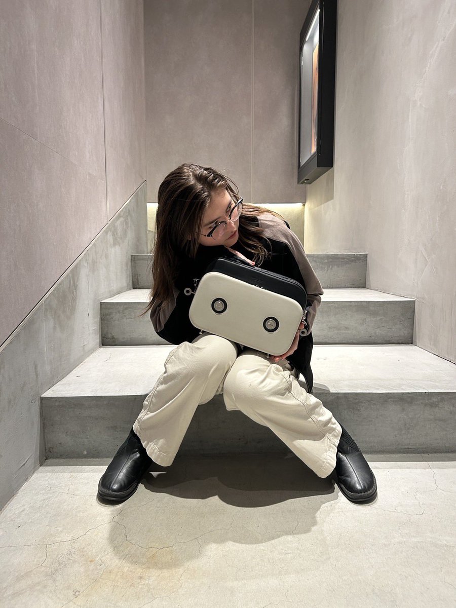 村田蓮爾立体展 #村田蓮爾 モデルのbearちゃんの撮影 POSTMANBAG
