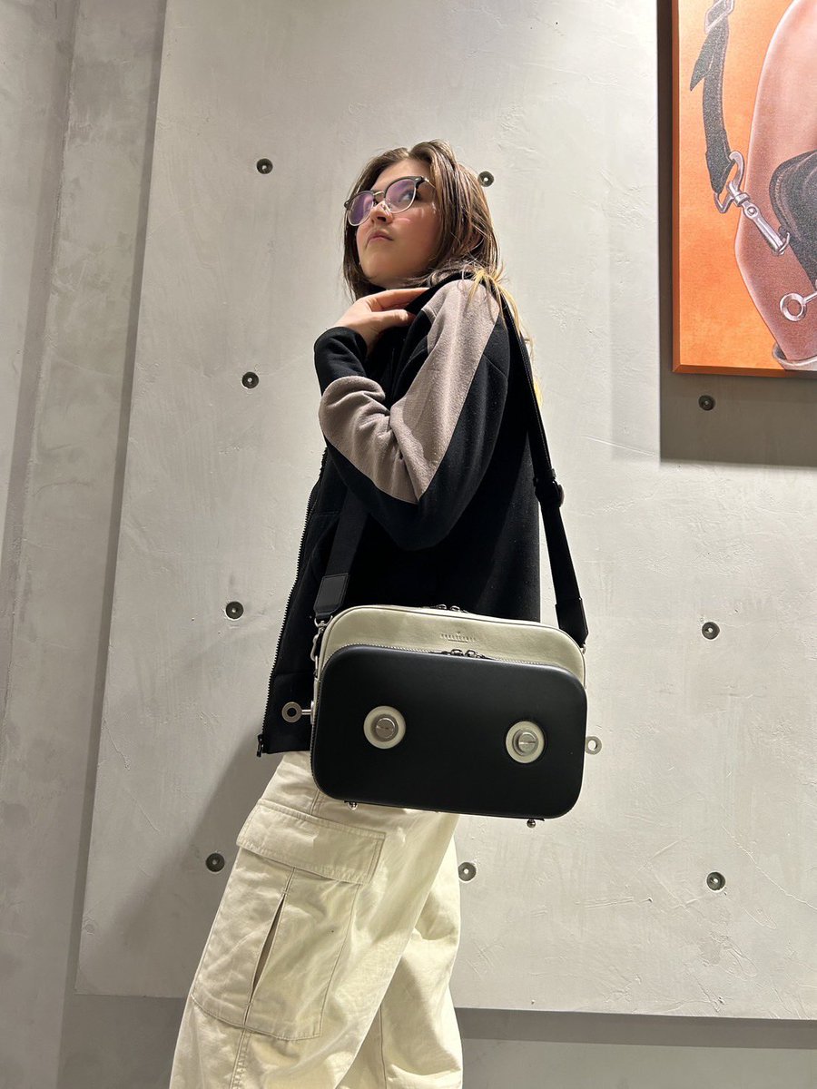 村田蓮爾立体展 #村田蓮爾 モデルのbearちゃんの撮影 POSTMANBAG