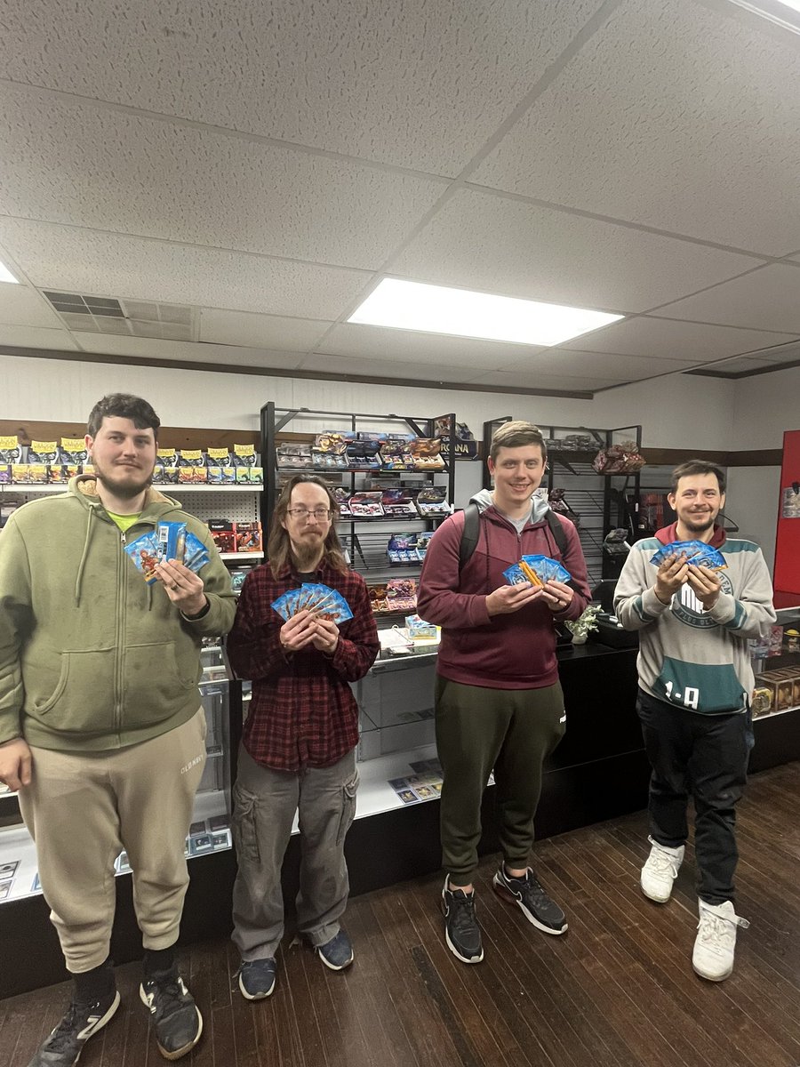 ETCollectibles's tweet photo. Austin Allen does it again! 

Aetherdrift prerelease #1 in the books! 

Congrats to all the top 4, including the runner up Michael Finzel &amp; top 4 of Derek Weller + Matthew Germann.

#MTG #MTGAetherdrift  #aetherdrift https://t.co/IH3xxkSqTi