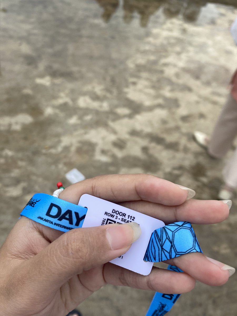 ada yang merasa kehilangan wb blue door 112 row 3 sn 2** ?