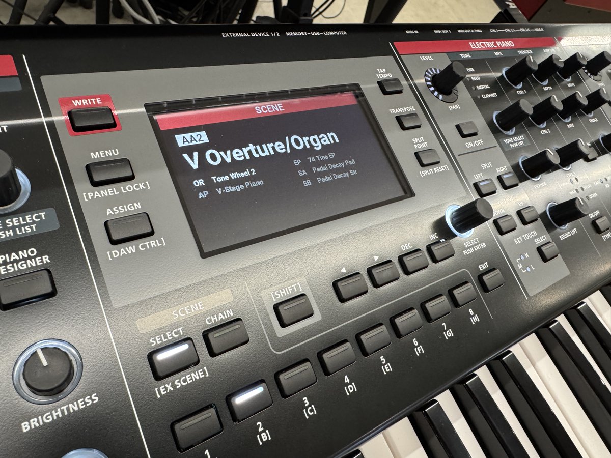 C-23【ご来店頂ける方限定】KORGの電子ピアノです