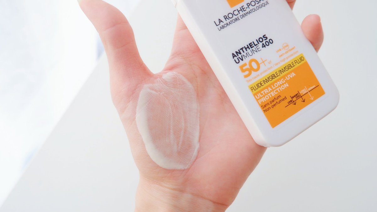 ใครมีปัญหาฝ้ากระ ผิวหมองคล้ำ อาจเป็นเพราะกันแดดไม่ถึง⚠️ แนะนำ La Roche-Posay Anthelios UVMune400 Invisible Fluid SPF50+ PA++++ มี Mexoryl ปกป้องถึง Ultra-long UVA ช่วง 380-400 nm✅️ ที่ทำร้ายผิวลึกสุด กันแดดทั่วไปยังทำไม่ได้ ที่สำคัญเนื้อครีมบางเบา ทาเยอะแค่ไหนก็ไม่วอก ไม่ทิ้งคราบ เกาะผิวดีสุดๆ กันน้ำ กันเหงื่อ ไม่เหนียวเหนอะหนะ ไอเลิฟ🤍
.
📍พิกัด 
🧡Shopee 
https://t.co/Z5rWHxTlW8 
💙Lazada 
https://t.co/GWSDKLheRa 
.
#UVMUNE400 #กันแดดยืนหนึ่งจบถึงUltraLongUVA