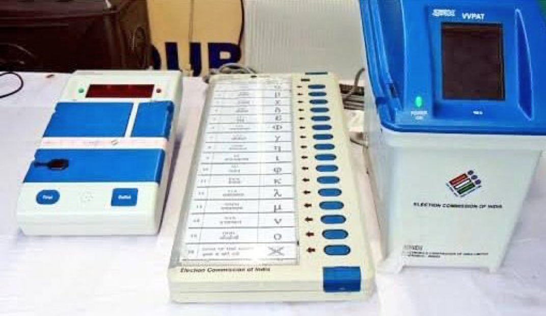 JaikyYadav16's tweet image. इस पर दो शब्द लिखिए।
