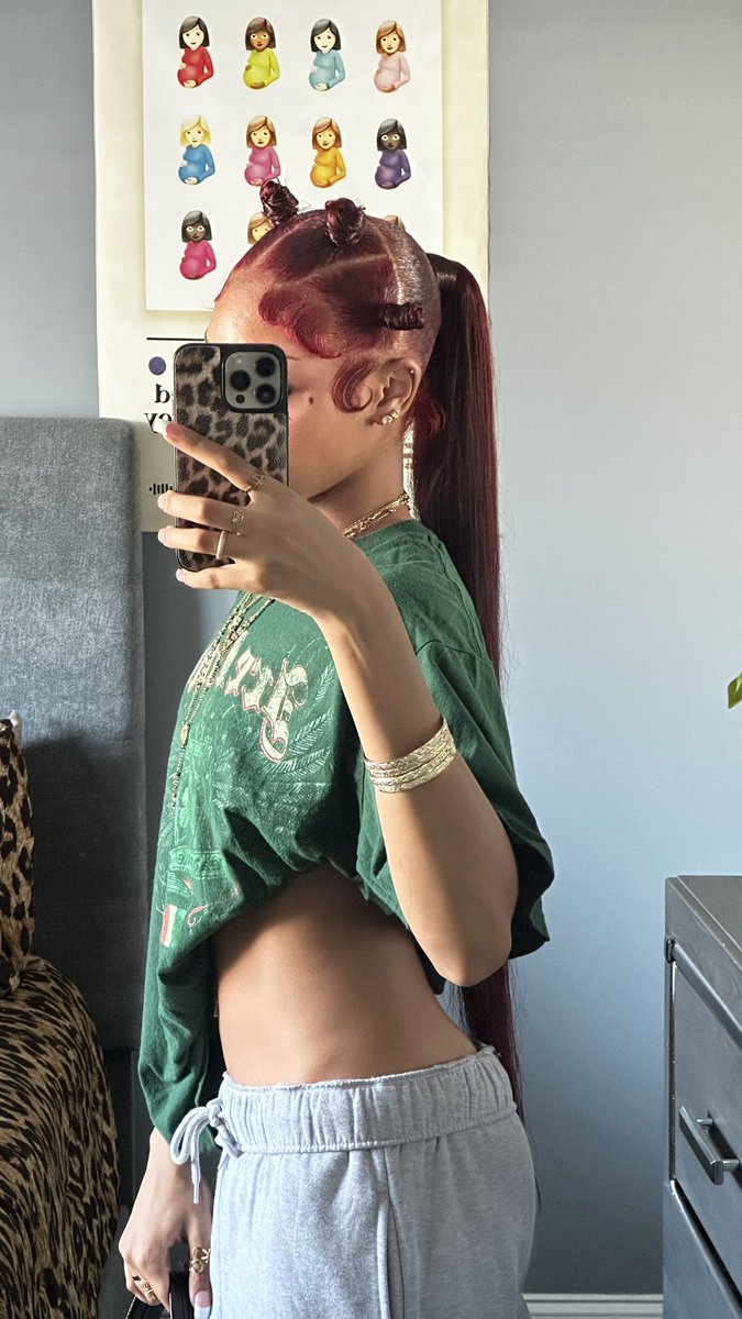 whosmonet's tweet image. 