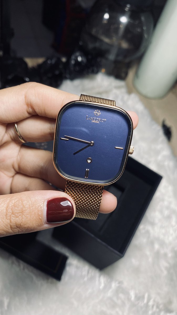 Bianebian's tweet photo. Help rt 
WTS / want to sell

JAM LANCCELOT AEGIS OF ARTHUR 
Harga beli 700’an jual 450 ribu saja 
- jabodetabek free ongkir 
-kondisi sangat bagus dan mulus 
-digunakan hanya kurleb 5 x 
-alasan jual karna ga pernah dipakai lagi .
#preloved #komunitasmurahmurah https://t.co/NtCxP4pwvG
