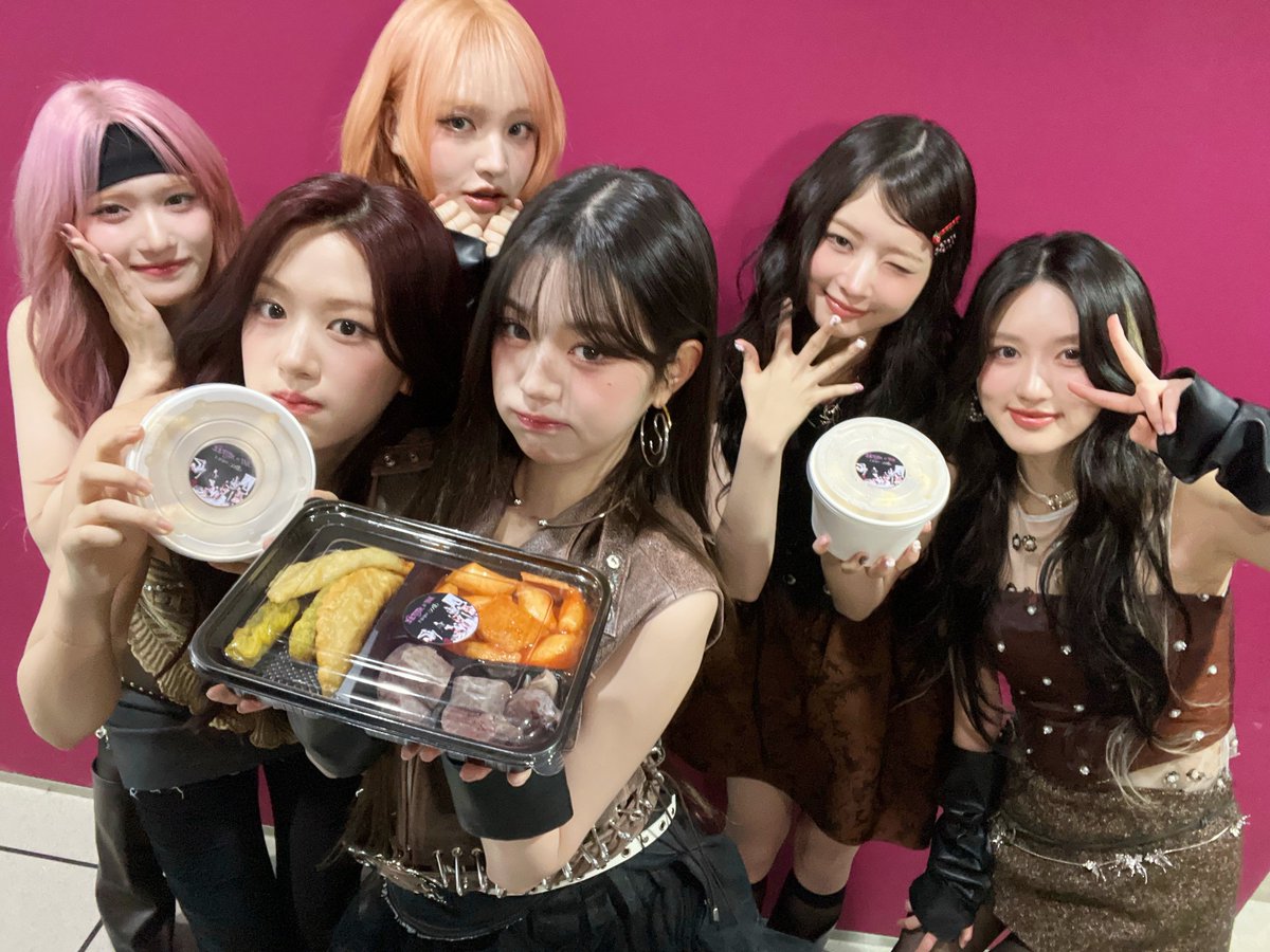 IVEstarship's tweet photo. 📸
IVE SHOT!

DATE : 2025.02.08
NAME : #MBC #쇼음악중심

#IVE #아이브
#안유진 #가을 #레이 #장원영 #리즈 #이서
#IVE_EMPATHY
#ATTITUDE #IVE_ATTITUDE
#REBELHEART #IVE_REBELHEART
#IVE_SHOT https://t.co/WQgfxaNeKI