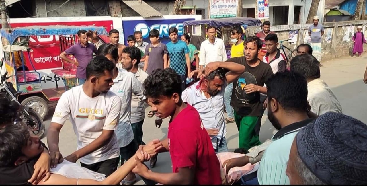 আমতলীতে শ্রমিকদল নেতাকে কুপিয়ে জখম