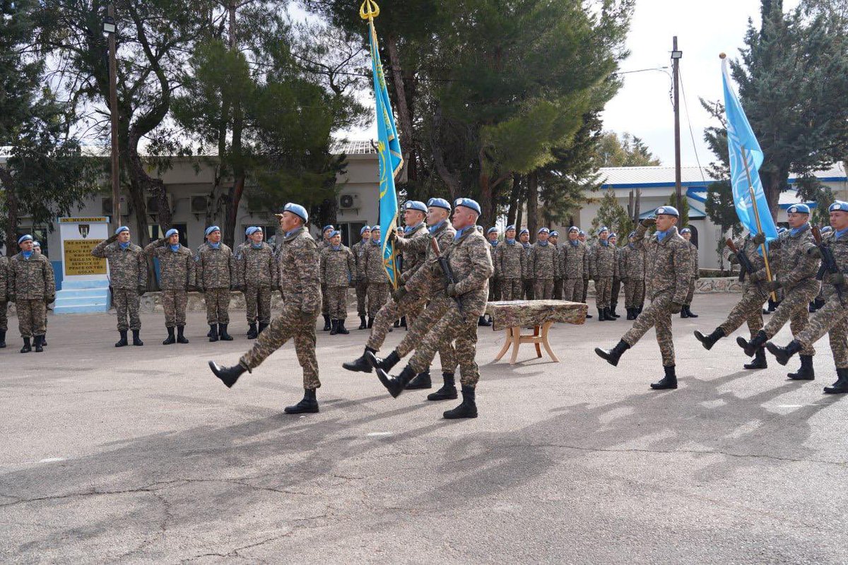 kazcentofficial's tweet photo. "139 казахстанских миротворцев и 4 штабных офицера награждены медалями ООН за службу на Голанских высотах! 🎖️ Командование миссии вручило награды, а миротворцы вновь подтвердили: #МыСлужимМиру 🌍🇰🇿 #KazakhstanPeacekeepers #UNMedals #Peacekeeping" https://t.co/w7p2FsRfgx