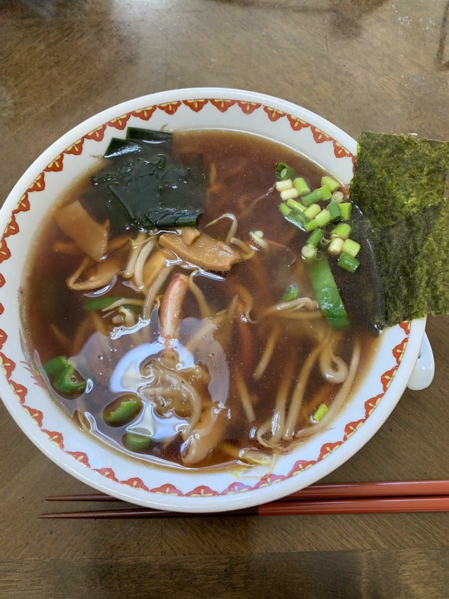 At3hrU's tweet photo. #Lunch 🍜,#Moyashi #Ankake #Ramen
今日の タンパク食材は 🦑 #イカゲソ #餡を濃いめに #ピーマン #メンマ #若芽 & #海苔 #topping 家麺 https://t.co/1wBX4WwDm1