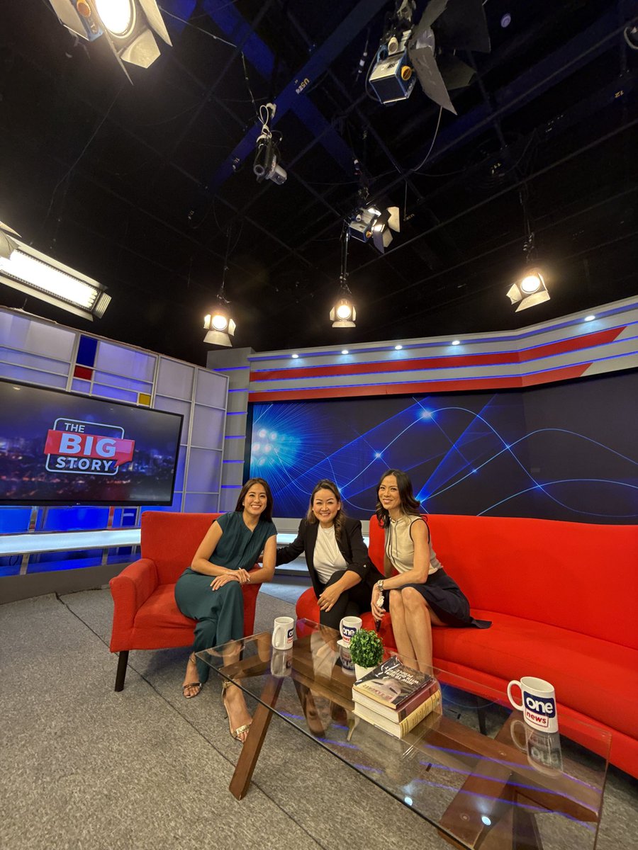 gretchenho's tweet photo. #TheBigStory: “We’ll all have a piece of the cake, and it will be a riot!”

That certainly how it has been for the past year or so, slugging it out with these ladies @ReggieLay and @shawnyao.

Shawn throwing the opening jabs, me throwing the side punch, and then Regina for that final uppercut. We shift roles every now and then. Sitting on the red couch has been so much fun because you’d never have to do the battle alone. Even as we come from different places, somehow the three of us together, worked.

Thank you ladies, as there could not have been better motivation to study and dive deep into issues, than to sit down on that red couch with the both of you. Both sharp and quick-witted, you could NEVER come to the studio unprepared.

I have lots to thank this show for. At the start it was just reading, and then it became throwing a few questions, and then finally it became lots of banter and throwing questions on the fly. No better training than to just come out there and do it. 

Thank you to my producers from #TheBigStory for all the trust and confidence these past four years. We are relatively small compared to the others, but I’m proud that together, we could hold ourselves and pack a punch. 🙏🏻 Love you my Big Story family!!!

On to the next battlefield! 🙏🏻 @onenewsph