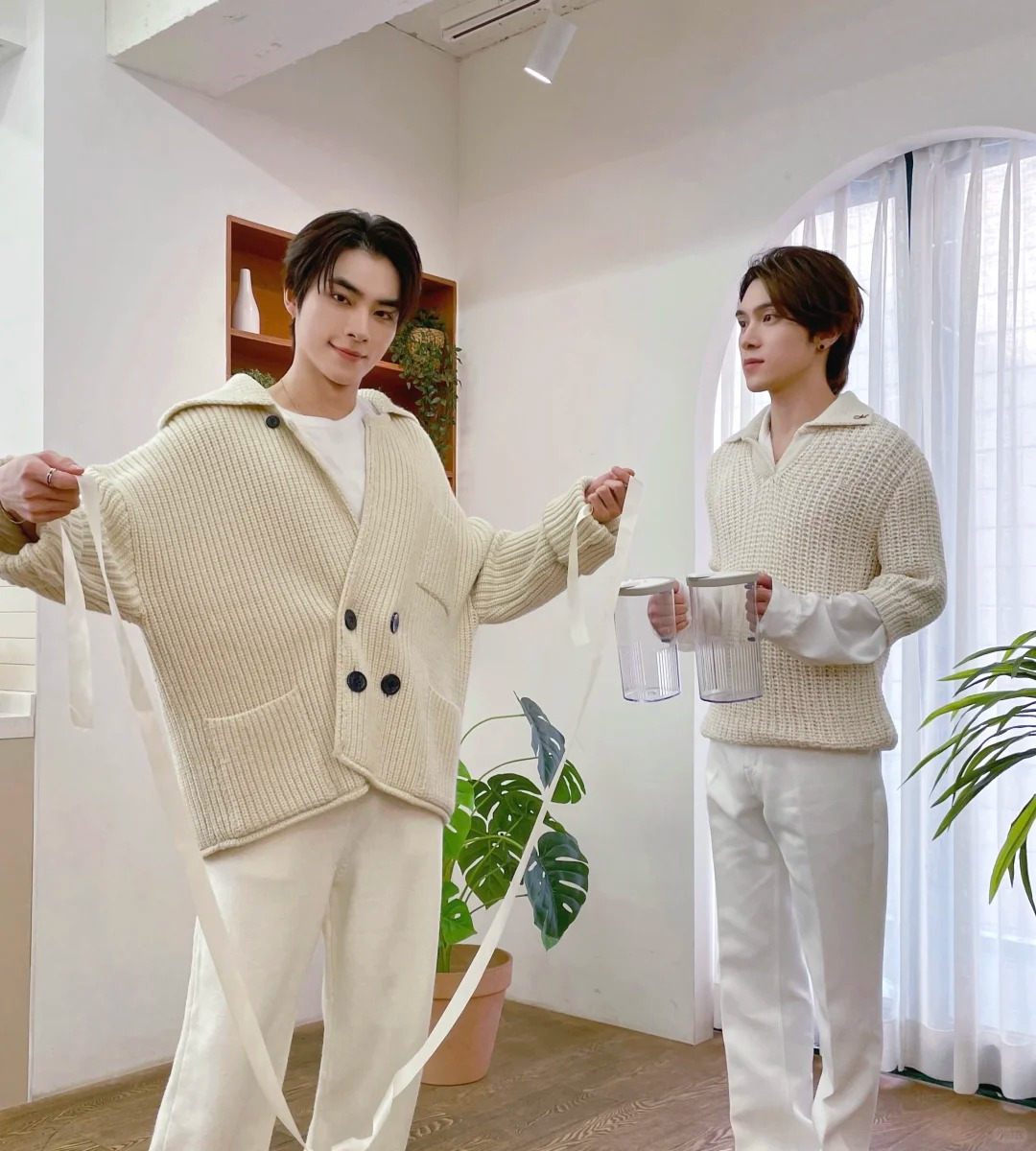 We're the huoguo experts, Master Huang and Master Xiao!

By the way, this is inspired by one of our most talked-about activities in 2024. Can you guess what we are up to based on this photo?
ㅤ