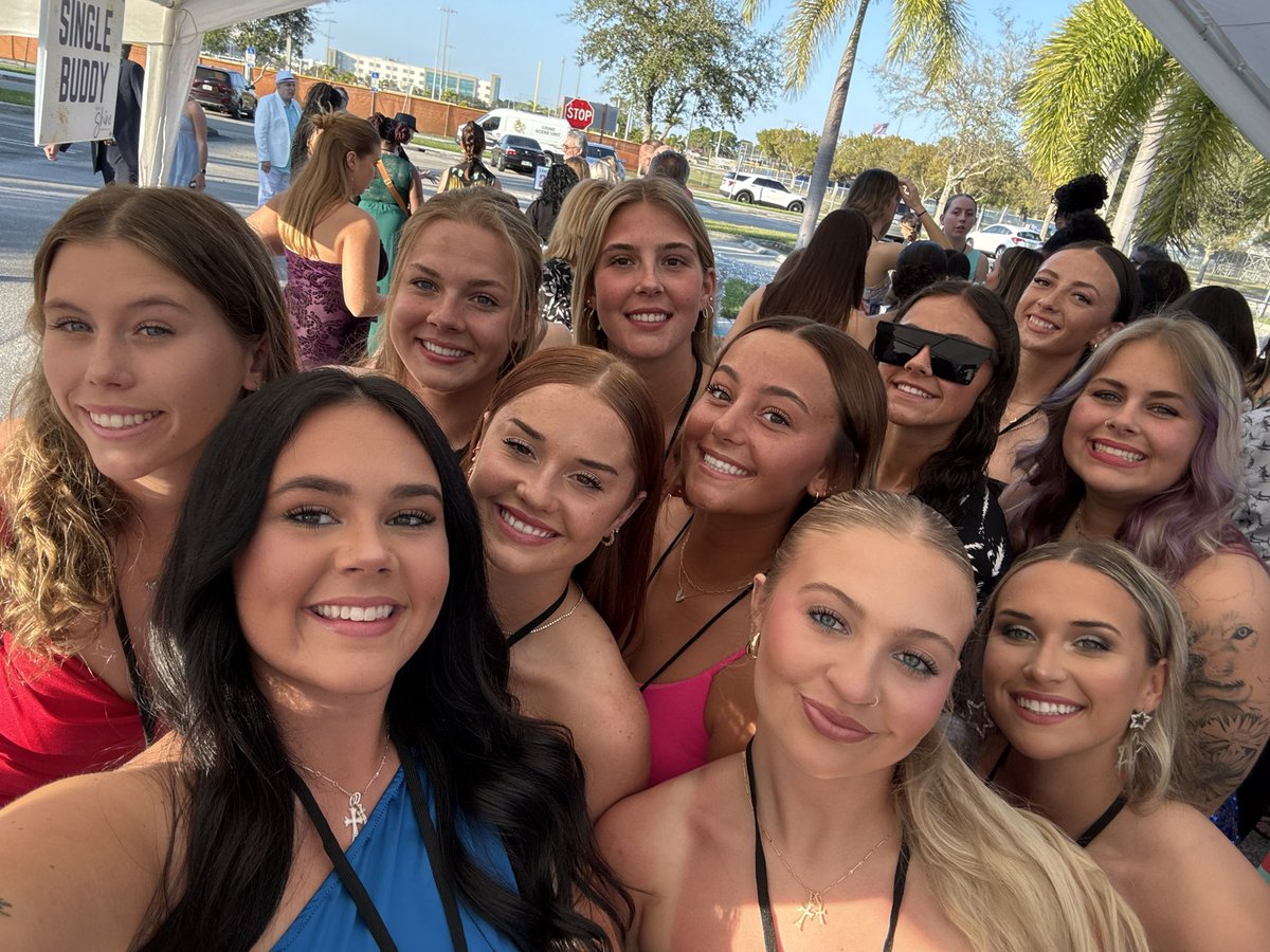 Had such an AMAZING time at Night to Shine!! So many fun memories made, already counting down the days for next year💙