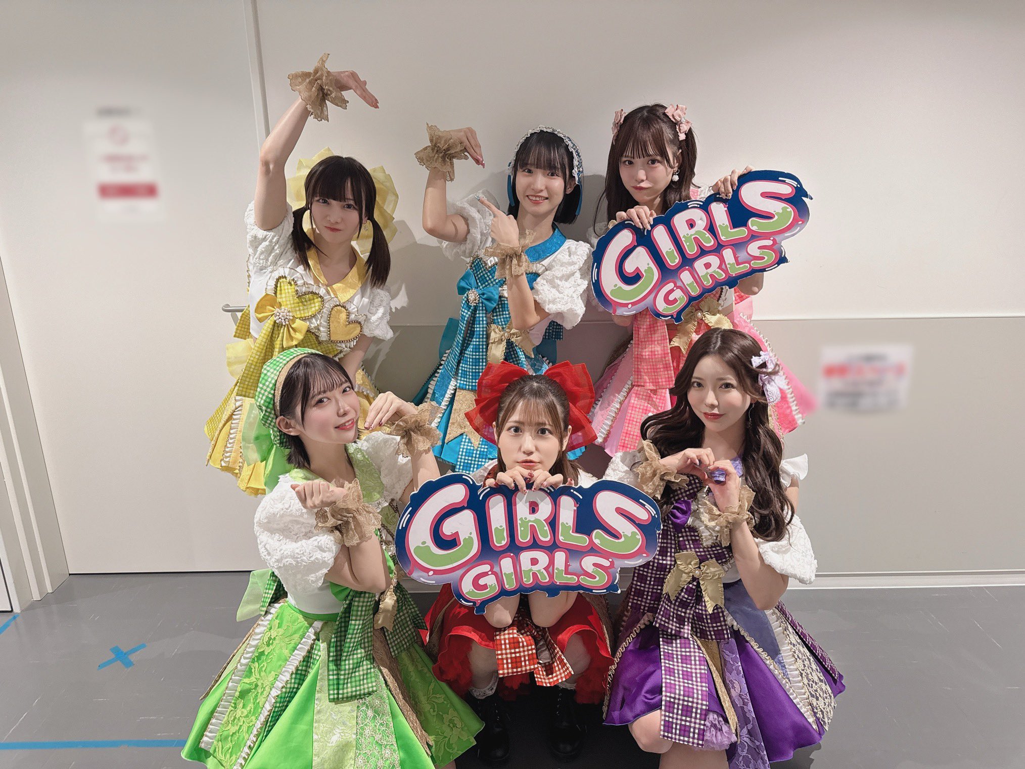 絶対的な信頼 GIRLS GIRLS on X:  置物