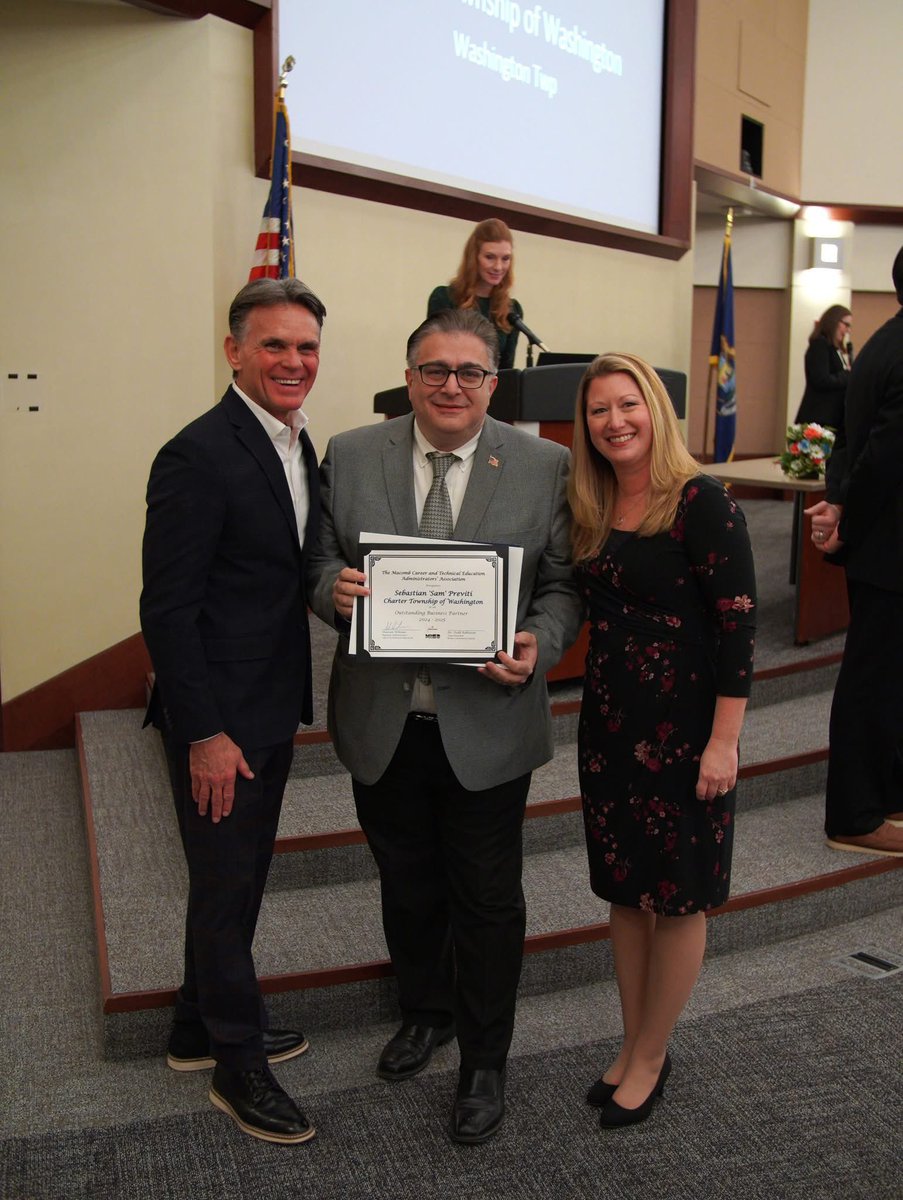 SamPreviti's tweet photo. 🎉 Exciting Day at the 35th Annual CTE Awards Celebration! 🎉

I was truly honored to be recognized alongside two outstanding Romeo High School students at the 35th Annual Career Technical Education (CTE) Awards Celebration! 🎓👏

#PositiveProgress https://t.co/LsrewYtBHh