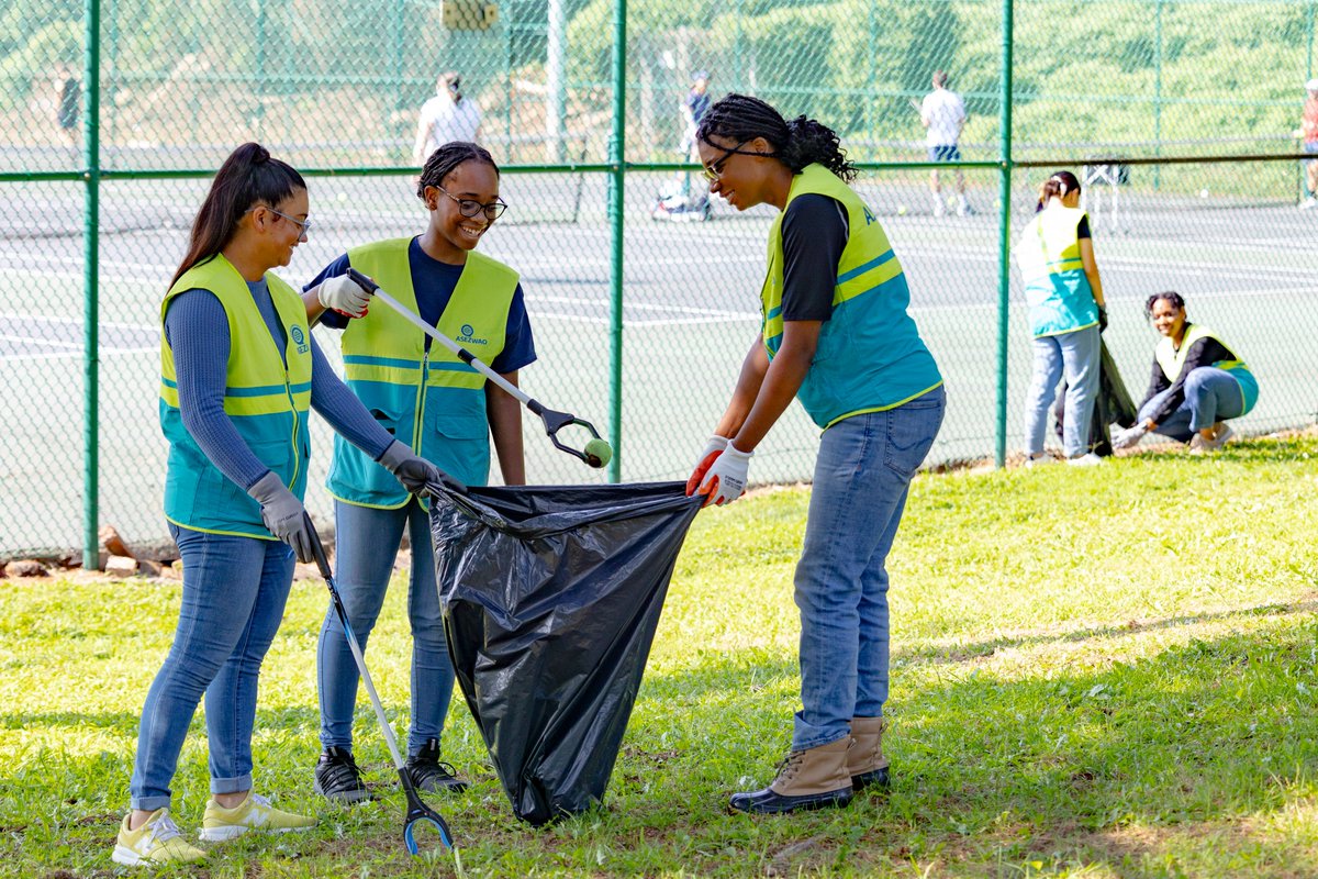 ASEZ WAO (@asezwao) on Twitter photo On Aug 25, 2024, 81 ASEZ WAO volunteers cleaned up 20 bags of waste at Scalzi Park in Stamford, CT. Lt. Jerry Junes of <a href="/StamfordPolice/">Stamford Police</a> thanked them, saying, "It is efforts like this that the City of Stamford benefits from." He also signed an MOU in support.
#ASEZWAO #Stamford On Aug 25, 2024, 81 ASEZ WAO volunteers cleaned up 20 bags of waste at Scalzi Park in Stamford, CT. Lt. Jerry Junes of <a href="/StamfordPolice/">Stamford Police</a> thanked them, saying, "It is efforts like this that the City of Stamford benefits from." He also signed an MOU in support.
#ASEZWAO #Stamford