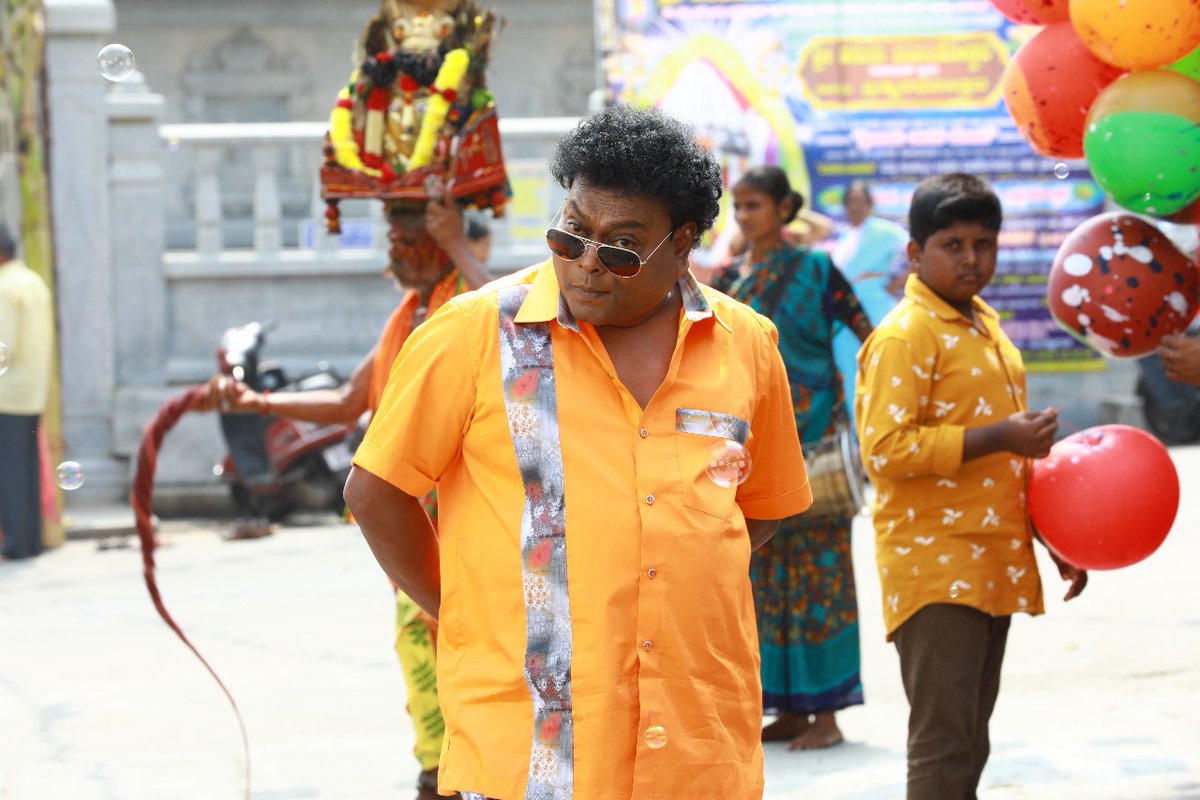 etheneolex's tweet photo. ದೀಪಕ್ ಮಧುವನಹಳ್ಳಿ ನಿರ್ದೇಶನ, ಮಿಲಿಂದ್ ಗೌತಮ್ ಅಭಿನಯದ 'ಅನ್ಲಾಕ್ ರಾಘವ' ಚಿತ್ರದಲ್ಲಿ ನಾನು ಕಾಮಿಡಿ ಪಾತ್ರದಲ್ಲಿ ಅಭಿನಯಿಸಿದ್ದೀನಿ. ನನ್ನ ಪಾತ್ರ ನಿಮ್ಮನ್ನು ತುಂಬಾ ನಗಿಸುತ್ತೆ ಅನ್ನೋ ಭರವಸೆ ನನಗಿದೆ. ಸಿನಿಮಾ ಮಿಸ್ ಮಾಡದೇ ನೋಡಿ. ಆಶೀರ್ವಾದ ಮಾಡಿ!
#UnlockRaghava
@milindmanjunath @twitdeepakk @d_satya_prakash https://t.co/v3lUzIf60l