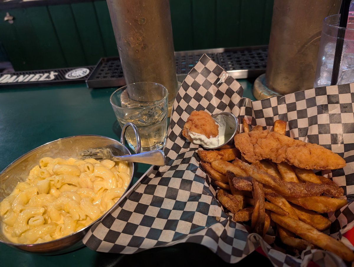 KatiaSattari | VA | PNGTuber tweet media