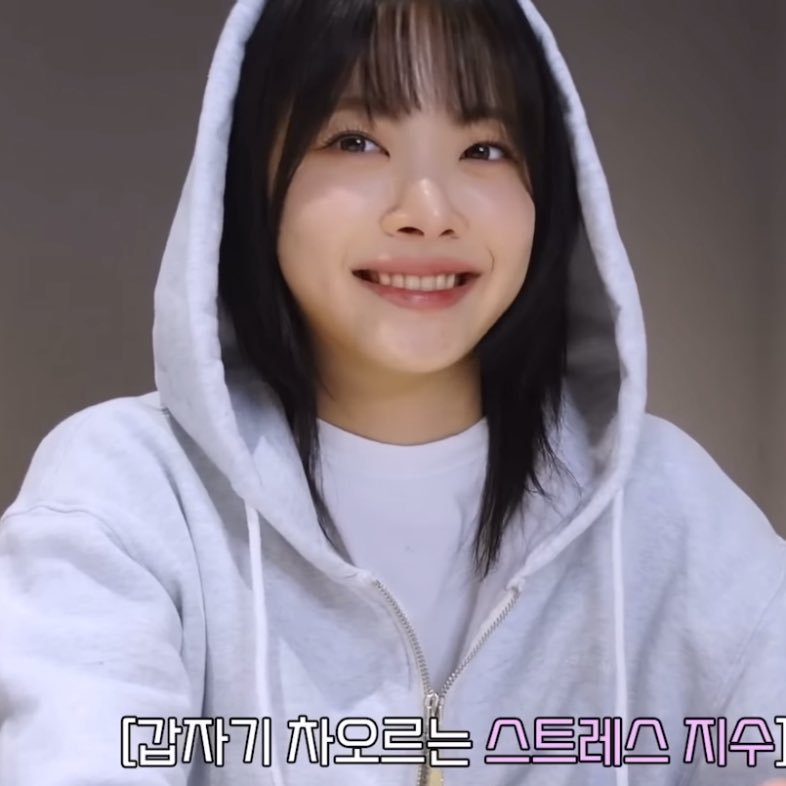 hourly_eunchae's tweet photo. WELCOME BACK EUNCHAE DIARY
#은채의취미일기 #HONGEUNCHAE https://t.co/Smk8qw2B6w