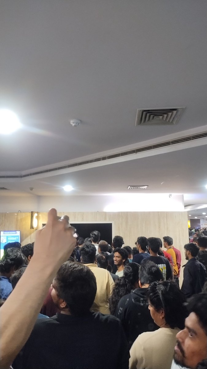 Nameisvasu1's tweet photo. Finally Experienced #Interstellar the way it was meant to be seen,on the big screen. Just a witness the wonder Of Nolan World... ♥️🛐

Every Single Frame It's like a Painting or Beautiful Wallpaper nd Time to Cry, excited, feel music,at #IMAX https://t.co/bs7TdS7r0q