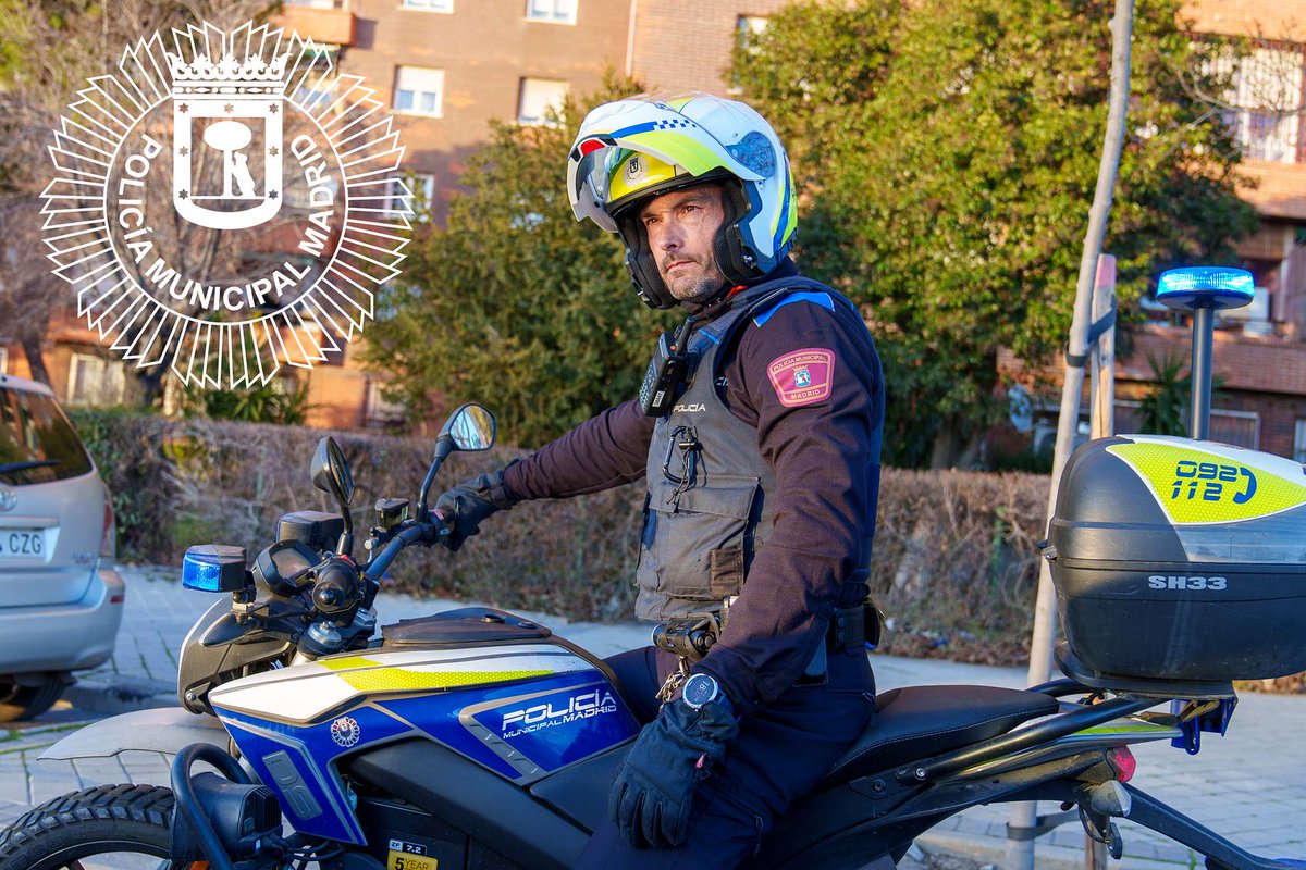 policiademadrid's tweet photo. Ante cualquier necesidad o contingencia que puedas tener, no dudes en acudir a nosotros @policiademadrid .
Nuestra vocación es tu seguridad 24/7, 365 días al año. 📞092  📞112

#SomosTuPolicia
#ServicioPublico 
#LaPoliciaDeTuCiudad https://t.co/MxSWd0npYU