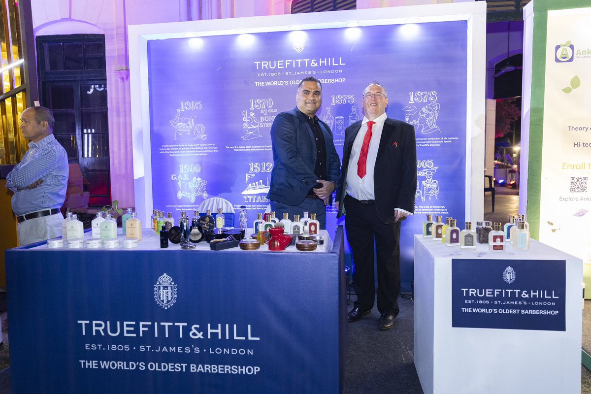 UKinKolkata's tweet photo. @RctcTurf @AvivaIndia @Pinnacle_AEC @GroupMerlin @technoindiagrp @Rad365Tech @VikramSolar @cfloworld @WalesinIndia @truefitthill_in @Andrew007Uk @UKinIndia @ris50 @sandiffthin @PoddarHaimanti @ajitha27 @visitwales @VisitBritainBiz We are delighted to have @truefitthill_in and @Pinnacle_AEC with us as Sponsors of the Queen Elizabeth II Memorial Cup Reception. 

@Andrew007Uk spotted at the two kiosks last night. 

#GREATBusiness  #CSR https://t.co/iC9JRho2TS
