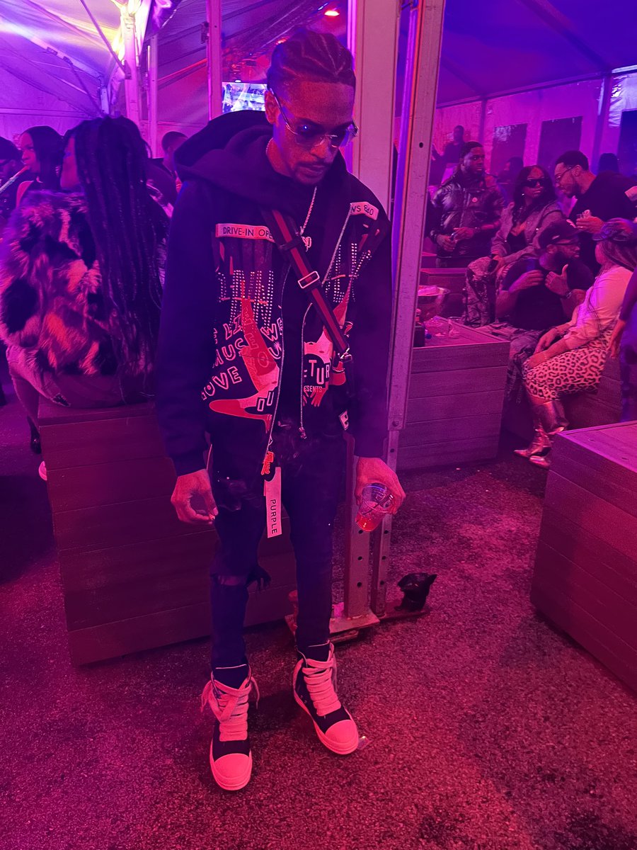 YOUNGG_CHICO's tweet photo. I ain’t where I wanna be but I got cheese💸and I’m living ✨💯 https://t.co/GTVQxfT2Xp