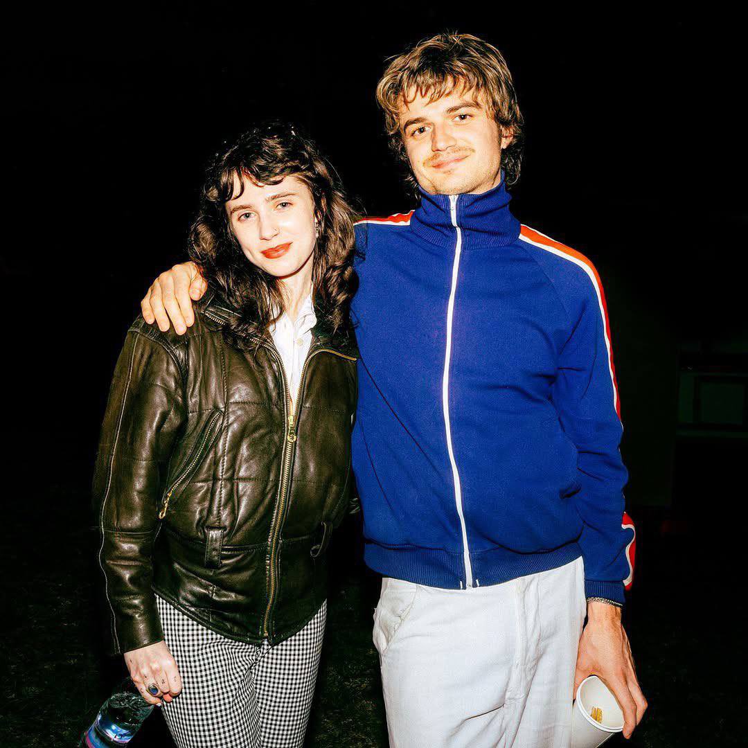 raspberhrriies's tweet photo. CLAIRO AND DJO EVERYBODY MOVE https://t.co/9t9V9tXZTP