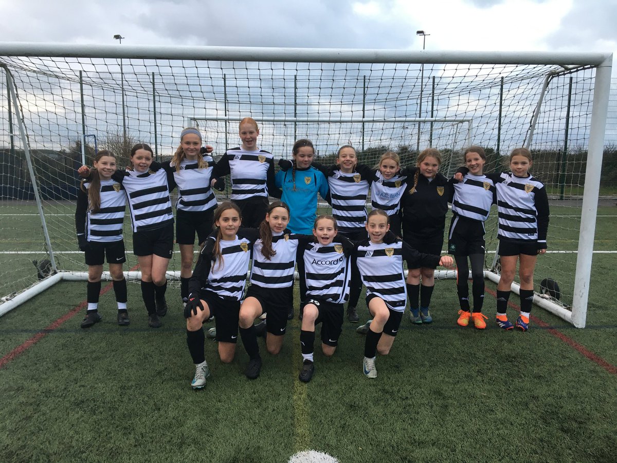 ECornwallsfa's tweet photo. Upcoming Fixtures (8.2.25):

East Cornwall U12 Girls vs Brighton SFA Girls (Champions Cup Quarter final), 9:45am KO. 

East Cornwall U11s X 2 (Boys and Girls) vs Aspire Trust (Friendly), 11am KO. 

All games take place @Callywith. Good luck to everyone involved!

⚽⚪⚫ https://t.co/KSrDTYGpNu