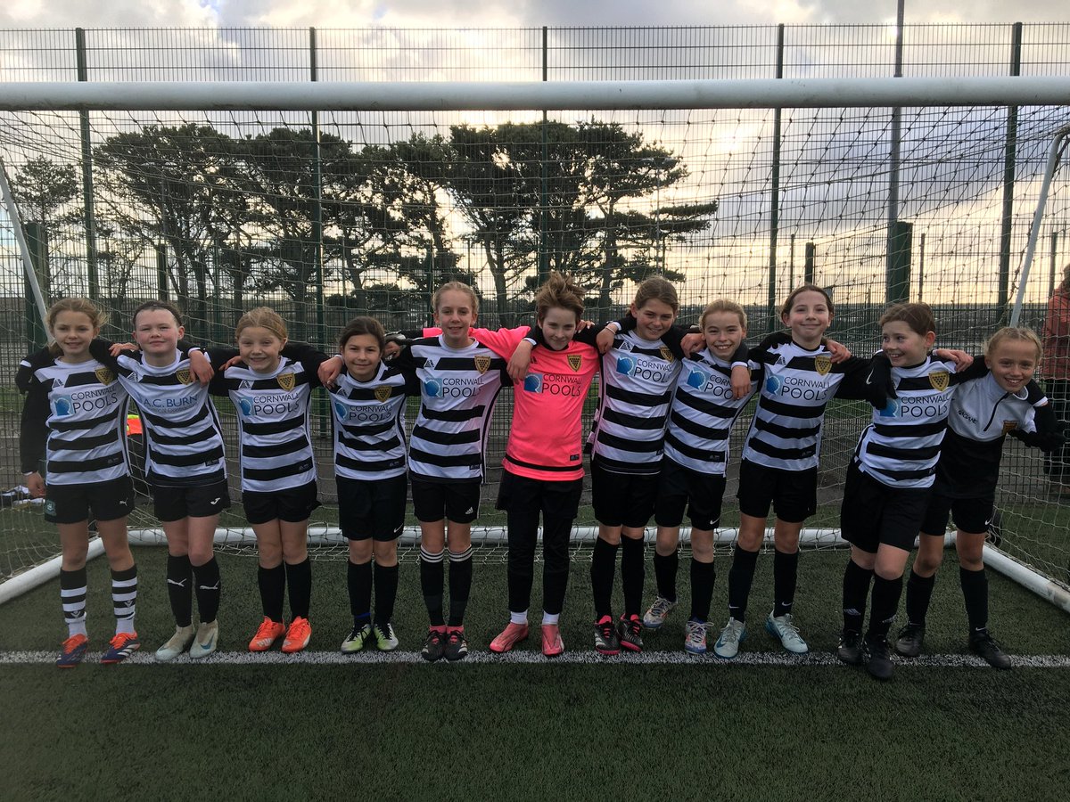 ECornwallsfa's tweet photo. Upcoming Fixtures (8.2.25):

East Cornwall U12 Girls vs Brighton SFA Girls (Champions Cup Quarter final), 9:45am KO. 

East Cornwall U11s X 2 (Boys and Girls) vs Aspire Trust (Friendly), 11am KO. 

All games take place @Callywith. Good luck to everyone involved!

⚽⚪⚫ https://t.co/KSrDTYGpNu