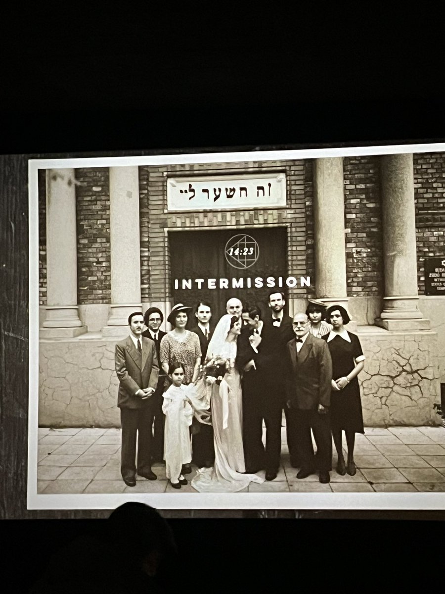 인터미션있는 영화 너무 오랜만이고 아직도 세시간 반 남음 (살려줘)