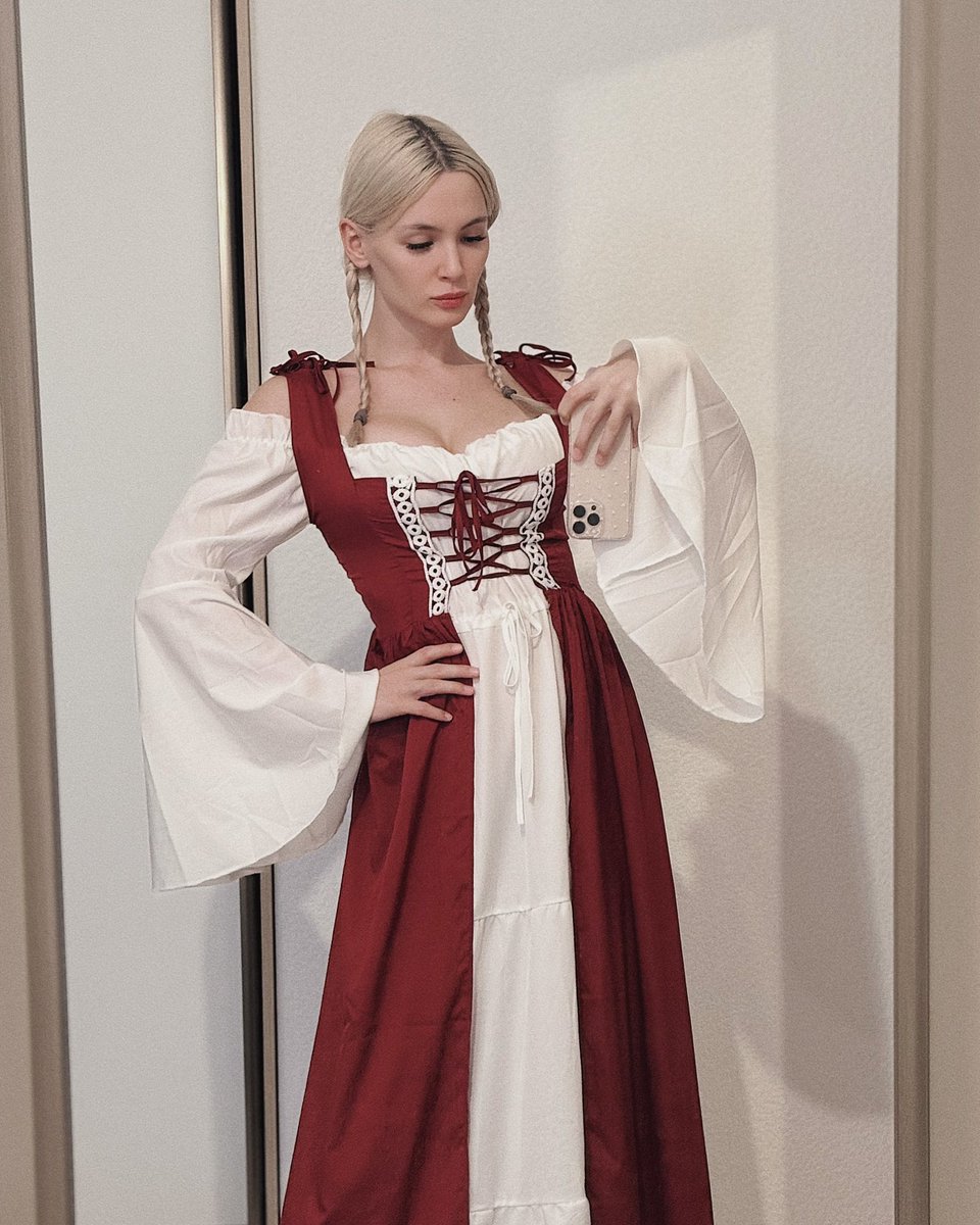 kcd2 red dress Henry Dresses as the DEVIL to Convince a Rival Painter to Leave Town