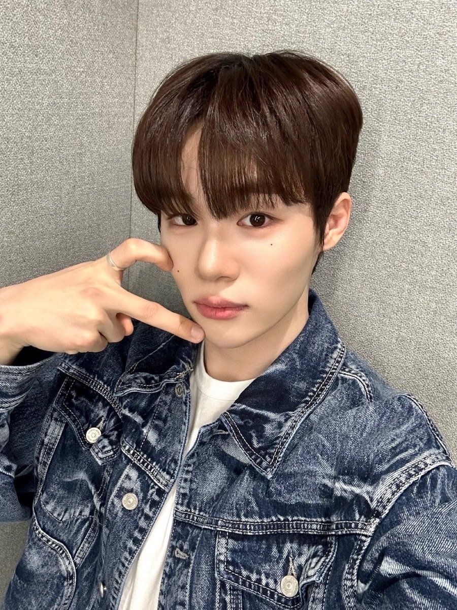 thewind_twt's tweet photo. [#김희수] 아직 많이 추우니까 감기 조심하기!🤧 https://t.co/UP6MVZbPaB