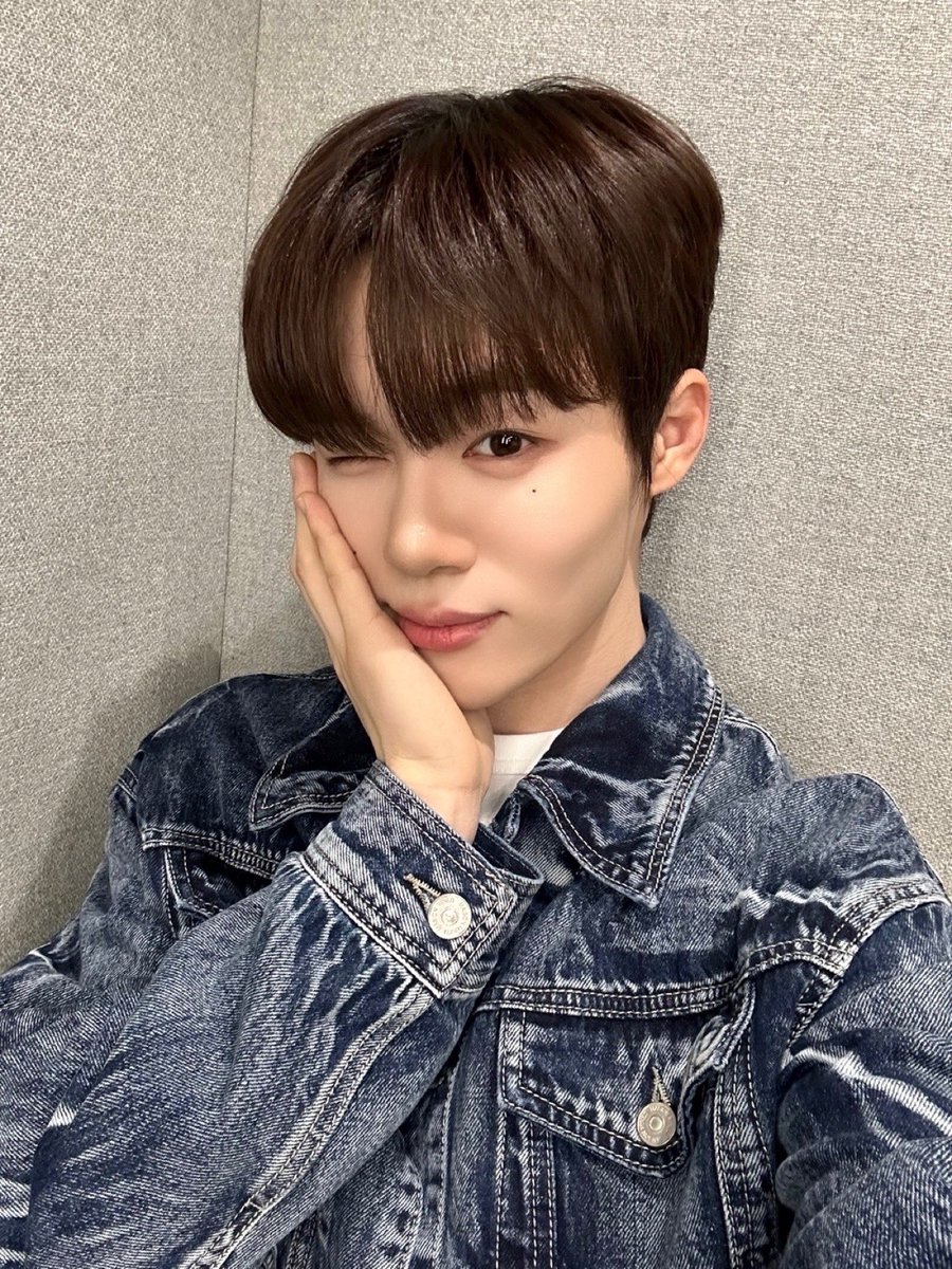 [#김희수] 아직 많이 추우니까 감기 조심하기!🤧
