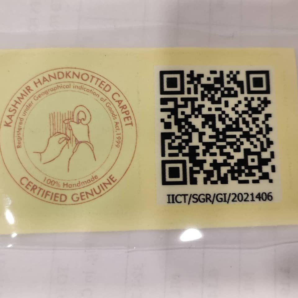 naaz_mahar's tweet image. The best part? The QR code-based GI tagging! 📱 Buyers can now scan a code and instantly verify the authenticity of their Kashmir carpet—down to the exact artisan who made it. Talk about transparency! 🔍 #QRCode #KashmirCarpets #GIProtection