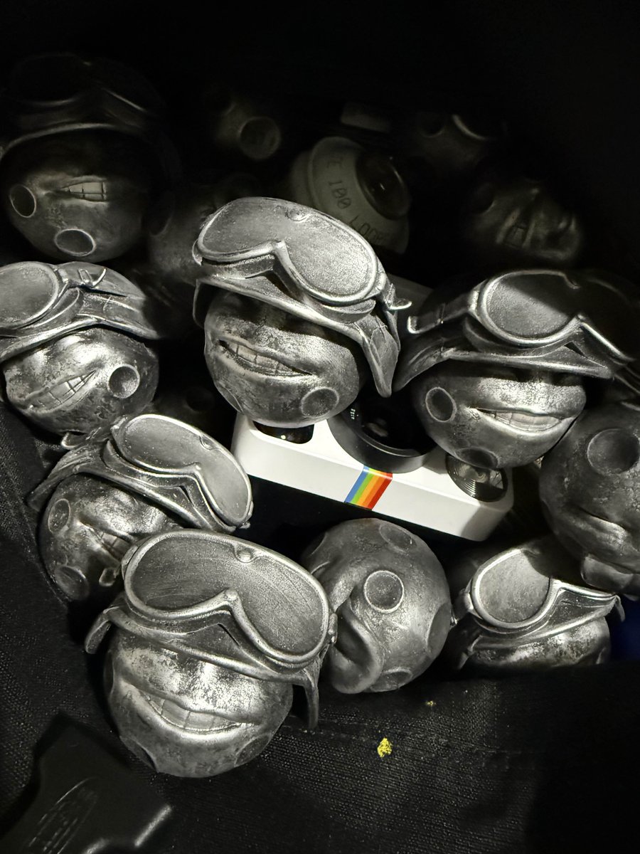 Lunatics tweet media