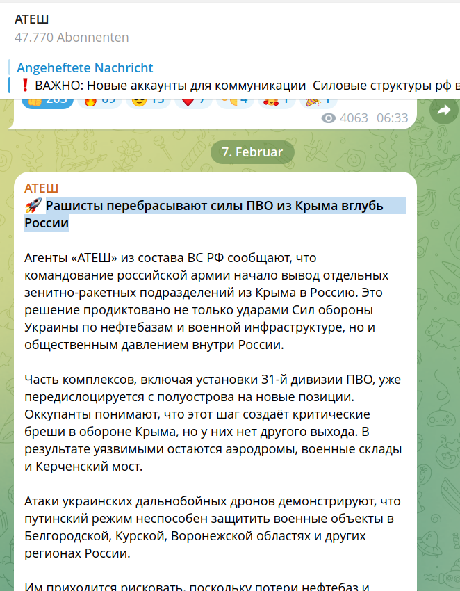 jw0365's tweet photo. Kapitulation Russland?!
Die massenweise Drohnenangriffe auf das russische Hinterland zeigen Wirkung!
Auf der Krim wird die russische Luftverteidigung abgezogen, um das Hinterland zu schützen.
Auch die russischen Einwanderer wie die Ehefrauen der Soldaten verlassen die Krim, zum einen Angst vor Kampfhandlungen und zum anderen, weil sie von den Einheimischen nie erwünscht waren.

Russland ist sehr verletzlich durch die Drohnenangriffe und muss Luftverteidigung abziehen, 
- das wird nur der erste Schritt sein, denn ohne russische Luftverteidigung können, die vom Westen gelieferten Kampfjets frei agieren und 
- im zweiten Schritt müssen sich die russischen Truppen zurückziehen oder sterben, weil sie den Kampfjets und Kampfhubschraubern hilflos ausgeliefert sind.

Statt Friedensverhandlungen sollten wir mal über die Kapitulation Russlands diskutieren!

Atesh schreibt:
Russen verlegen Luftabwehrkräfte von der Krim tief nach Russland

ATESH-Agenten der russischen Streitkräfte berichten, dass das russische Armeekommando damit begonnen habe, einzelne Flugabwehrraketeneinheiten von der Krim nach Russland abzuziehen. Diese Entscheidung wurde nicht nur durch die Angriffe der ukrainischen Streitkräfte auf Öldepots und militärische Infrastruktur diktiert, sondern auch durch den öffentlichen Druck innerhalb Russlands.

Einige der Systeme, darunter Einrichtungen der 31. Luftverteidigungsdivision, werden bereits von der Halbinsel an neue Positionen verlegt. Den Besatzern ist zwar bewusst, dass dieser Schritt kritische Lücken in der Verteidigung der Krim schafft, doch sie haben keine andere Wahl. Infolgedessen bleiben Flugplätze, Militärlager und die Kertsch-Brücke gefährdet.

Die Angriffe ukrainischer Langstreckendrohnen zeigen, dass das Putin-Regime nicht in der Lage ist, Militäreinrichtungen in den Oblasten Belgorod, Kursk, Woronesch und anderen Regionen Russlands zu schützen.

Sie müssen Risiken eingehen, da die Verluste bei den Öldepots und Logistikzentren in Russland bereits einen kritischen Punkt erreichen. Das Putin-Regime könnte die Fähigkeit verlieren, seine Truppen wirksam mit Treibstoff zu versorgen, was unweigerlich deren Kampffähigkeit an der Front beeinträchtigen würde.

Dieses Ergebnis wurde nicht nur durch die Streiks der SDU, sondern auch durch die aktiven Aktionen unserer Bewegung ermöglicht. Die Agenten unserer Bewegung haben einen entscheidenden Beitrag zur Schwächung der Besatzungstruppen geleistet, und das ist erst der Anfang. Wir wissen, dass der Feind schwach ist, und jetzt schafft er selbst günstige Bedingungen für uns, um ihn vollständig zu besiegen.

📩 Treten Sie ATESH bei und tragen Sie zur Vernichtung des Feindes bei!

Familien russischer Militärangehöriger verlassen gemeinsam mit den Besatzern die Krim

Vor dem Hintergrund der Verlegung russischer Einheiten von der Krim in andere Frontabschnitte nehmen die Militärs zunehmend auch ihre Familien mit. ATESH-Agenten in Feodossija, Jewpatorija und Sewastopol berichten, dass ein erheblicher Teil der Ehefrauen russischer Militärangehöriger, die auf die Krim zogen, sich nie anpassen konnten.

Die Hauptgründe dafür sind Probleme bei der Arbeitsbeschaffung und Anfeindungen seitens der Anwohner. Trotz aller Versprechungen stoßen Migranten auf eine Zurückhaltung der Arbeitgeber. Sie beklagen zudem einen kühlen Empfang, den Mangel an sozialen Kontakten und Unterstützung durch Gleichgesinnte.

Die Situation wird durch wachsende Spannungen zwischen Neuankömmlingen und Krimbewohnern verschärft. In privaten Gesprächen nennen Russen die Einheimischen immer häufiger „Kellner“ und werfen ihnen Illoyalität vor.

Daher entscheiden sich viele Familien trotz der sich verschlechternden Lebensbedingungen dort für eine Rückkehr nach Russland. Ausschlaggebend für den Weggang sind allerdings nicht nur die alltäglichen Schwierigkeiten, sondern auch ein wachsendes Gefühl der Gefahr. Immer mehr Russen erkennen, dass die Krim kein „sicherer Hafen“ mehr ist, und suchen nach Möglichkeiten, ihre Angehörigen aus dem potenziellen Kampfgebiet zu bringen.