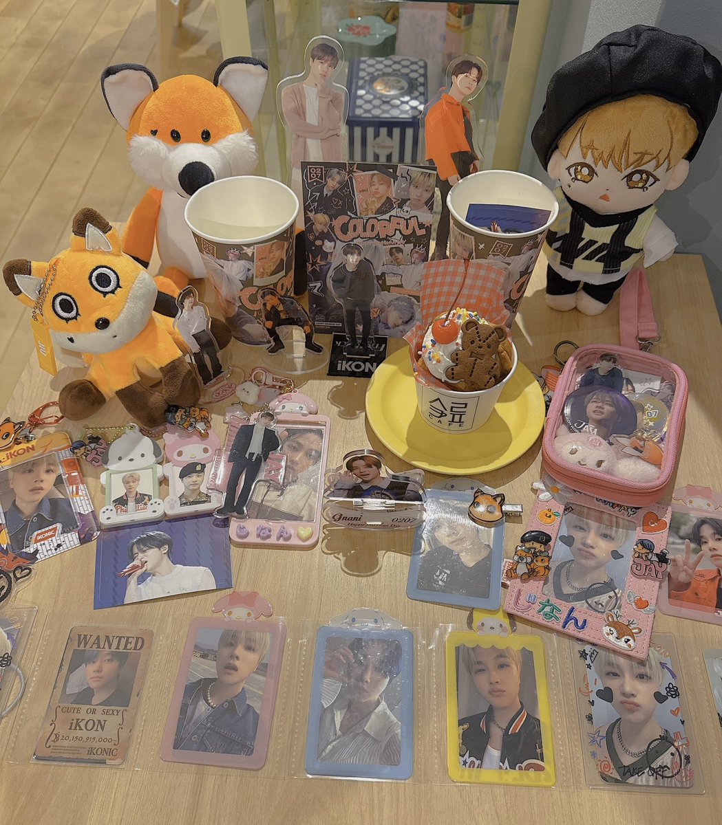 今年初の推し活でごさいます🥰
やっぱ楽しい❣️
センイルお祝いできたし🎂
じなんくんへの愛いっぱい語れたし💗
何よりみんな一緒にいる時に👓じなんくん投下されてみんな沸いた〜😍✨
仲間サイコーだな🫂

#iKON #아이콘 #김진환 #ジナン #JAY #Jinhwan  <a href="/iKON_gnani_____/">김진환</a> <a href="/iKONIC_143/">iKON GLOBAL iKONIC</a> <a href="/GTMNY143/">GTMNY x 143</a>