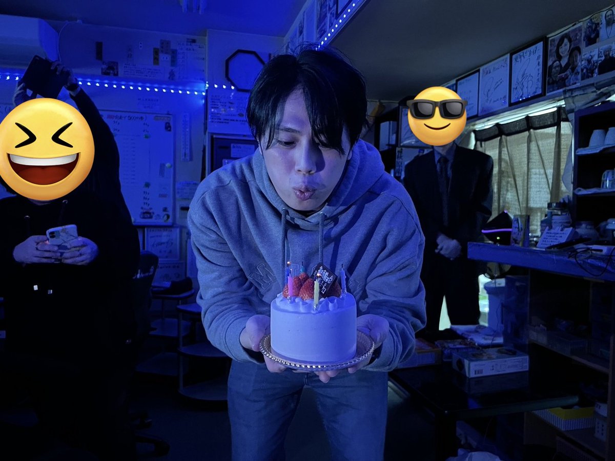 riki9944's tweet image. 本日の #勝又健志 プロ  #仲林圭 プロのゲストイベントは無事終了致しました😊
ご参加いただいた皆様、ありがとうございました☺

#麻雀大会 ご優勝は仲林プロ🏆
当店では二度目のご優勝🥇
おめでとうございます✨

雀王連覇のお祝いもさせていただきました🎂🎉㊗️

お疲れ様でした🍀

 #千葉市
 #麻雀