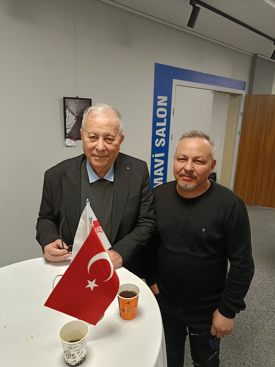 Yazdıklarıyla ve yetiştirdiği öğrencilerle Türklük Biliminin son elli yılına damga vuran hocam Prof. Dr. Ahmet Bican Ercilasun'un hayatı ve eserleri, 6-7 Şubat tarihleri arasındaki sempozyumda ele alındı.Sempozyumda hayatı ve eserleri ile ilgili çok güzel bildiriler sunuldu.