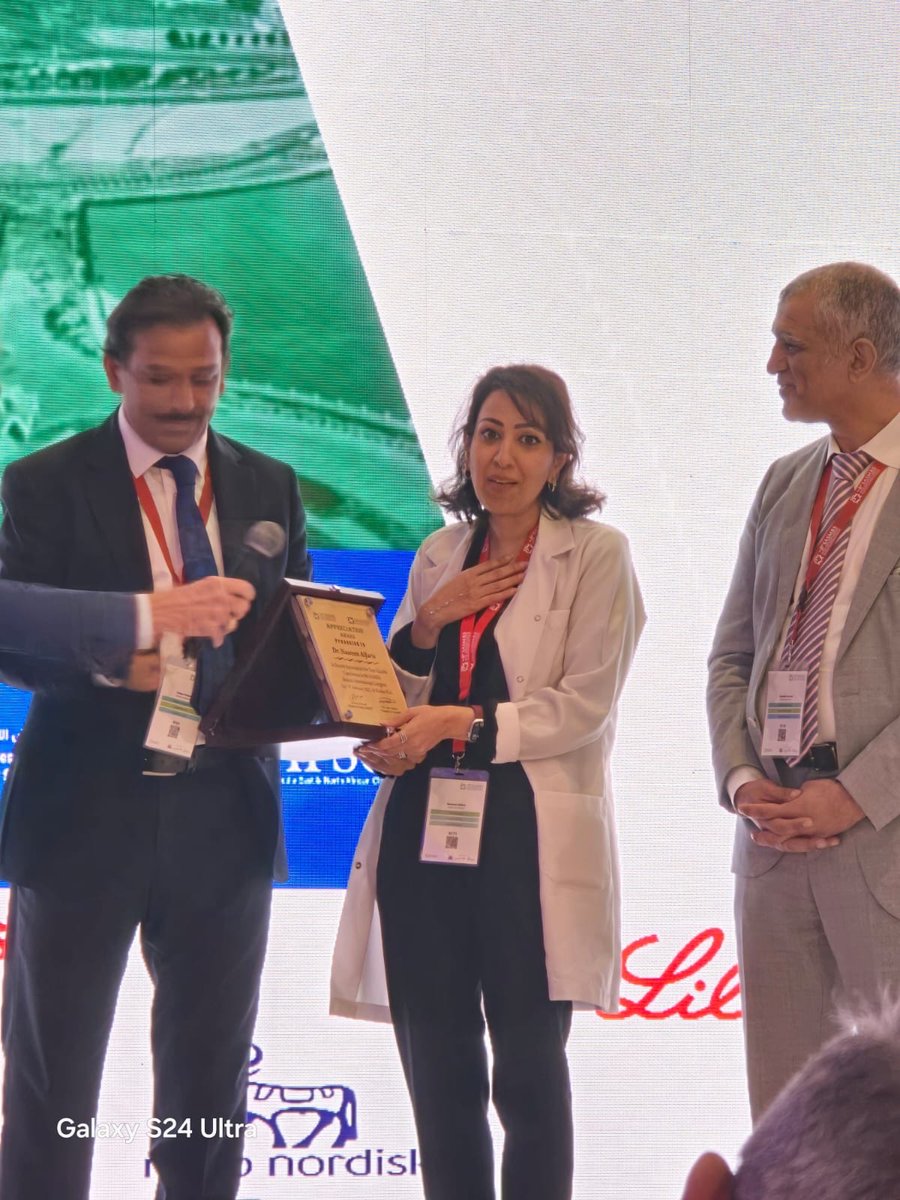 Nimeri_MD's tweet image. Beautiful to witness the recognition of an obesity medicine specialist by surgical colleague &amp; a bariatric surgical society
@ the 8th SASMB
@nasreenalfaris by @sasmbs @SASMBS1 by Drs @dralqahtani1 @temyatt Osama AlSanae @PSchauerMD
Congrats @nasreenalfaris well deserved!!
👇