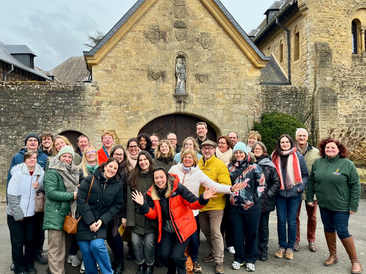 BartBuysse's tweet image. Goed nieuws! Met deze fijne bende - hier op teambuilding bij #BrasserieOrval - ga ik volgende week weer aan de slag! #topteam #equipedechoc #backtowork 🥰👍💪
@fevia_be #wearefoodbe