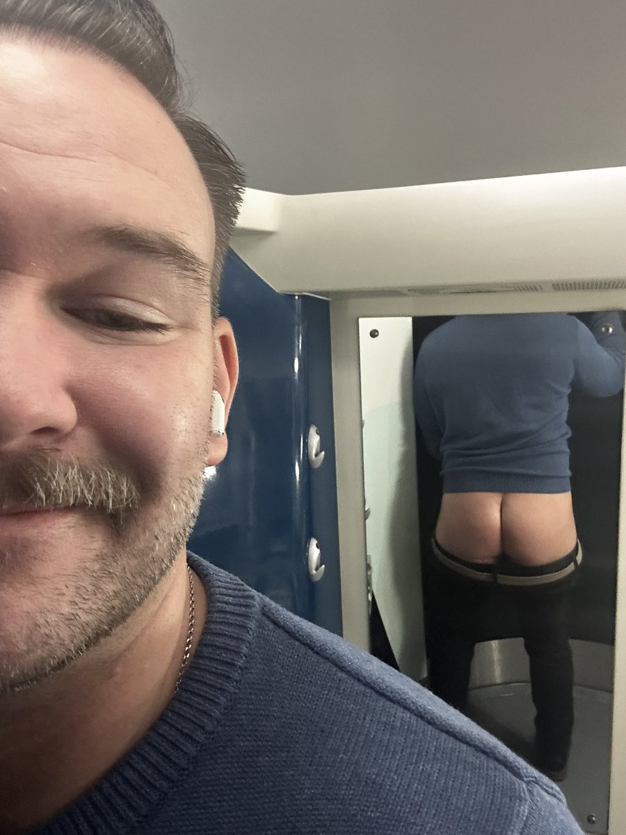 Hungover but still cheeky 🍑