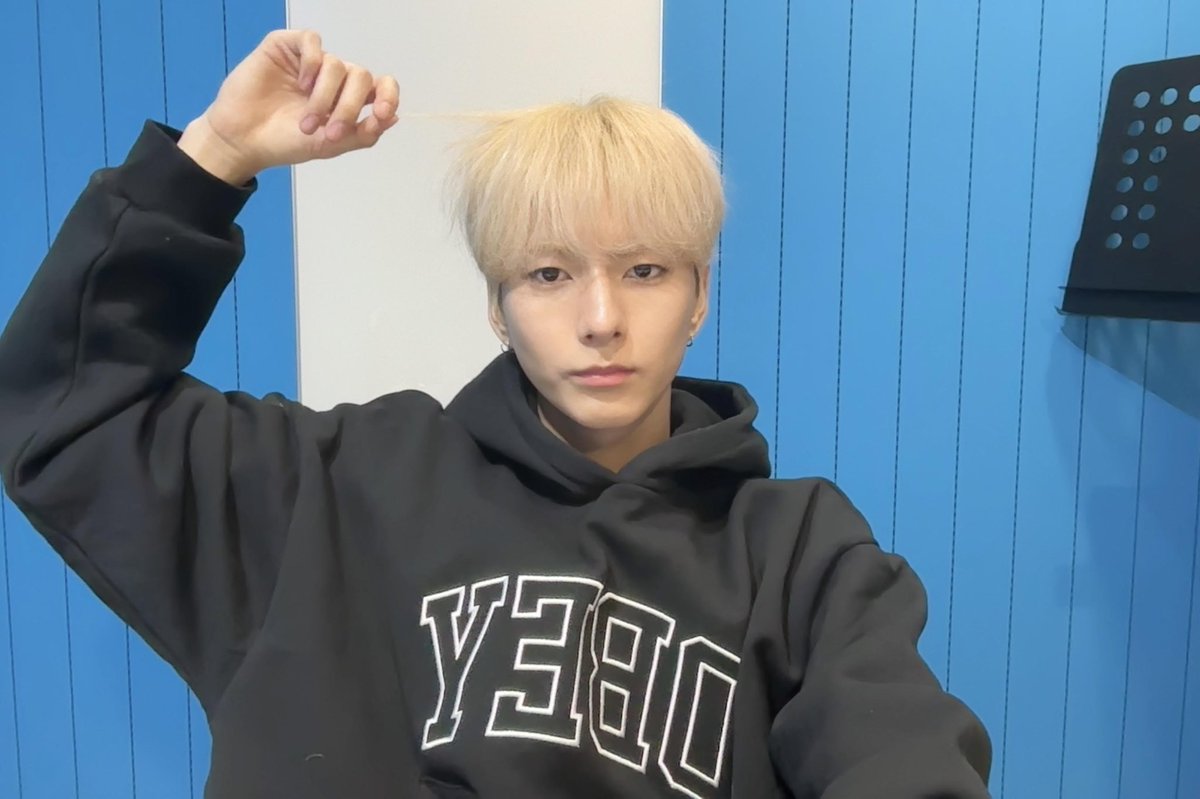 I0035366's tweet photo. 금발오드아주굿굿냐 .. // https://t.co/ceSDHENKug