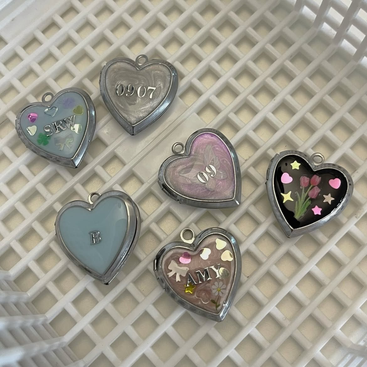 pre order locket necklace by everycollectionss 🇹🇭 |  ina g.o

full catalogue: instagram.com/s/aGlnaGxpZ2h0…

છ price: 195.000, dp 175.000
**) inc ems tax &amp; exc packing
છ close: february 25, 2025

dm to order !
↓ scroll down for more samples