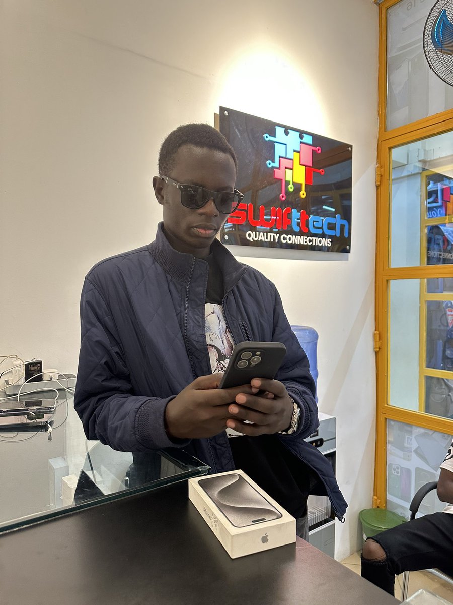 swifttech0's tweet image. Kept our promise and gave out the iPhone 15 Pro Max 256Gb to @polo_kimanii 🔥🔥