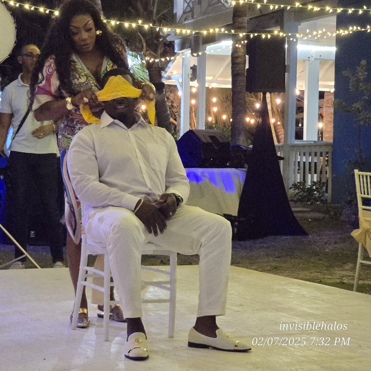sinsaywhat's tweet image. Went to a friends wedding yesterday and they made it so much fun lol #EYC  #Exuma Yacht Club